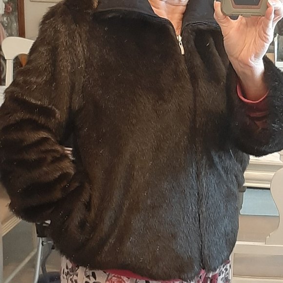 Elegant zip up Faux Mink Fur Jacket, satin lined reversible, Excellent condition - Picture 1 of 8